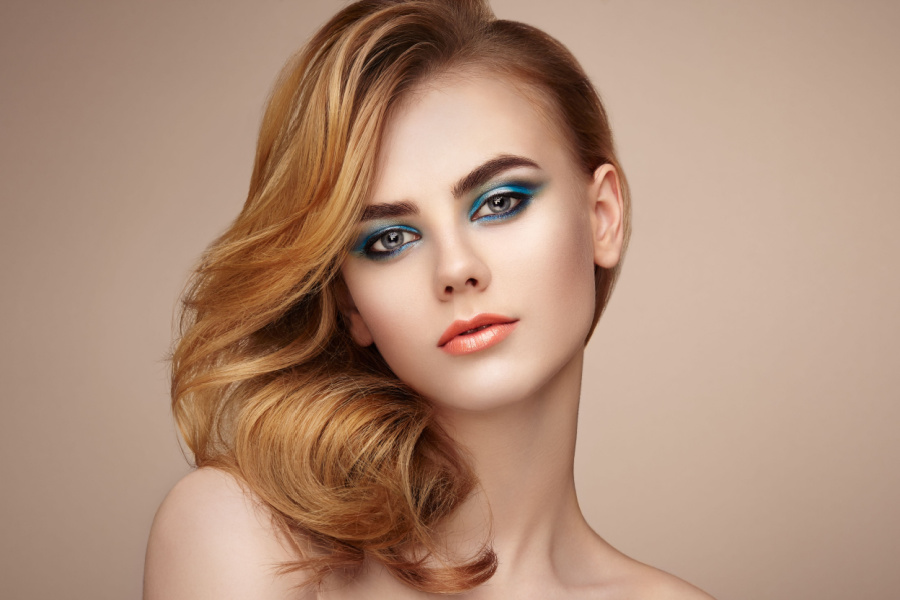 Coloration blond vénitien : comment choisir la bonne teinte ?