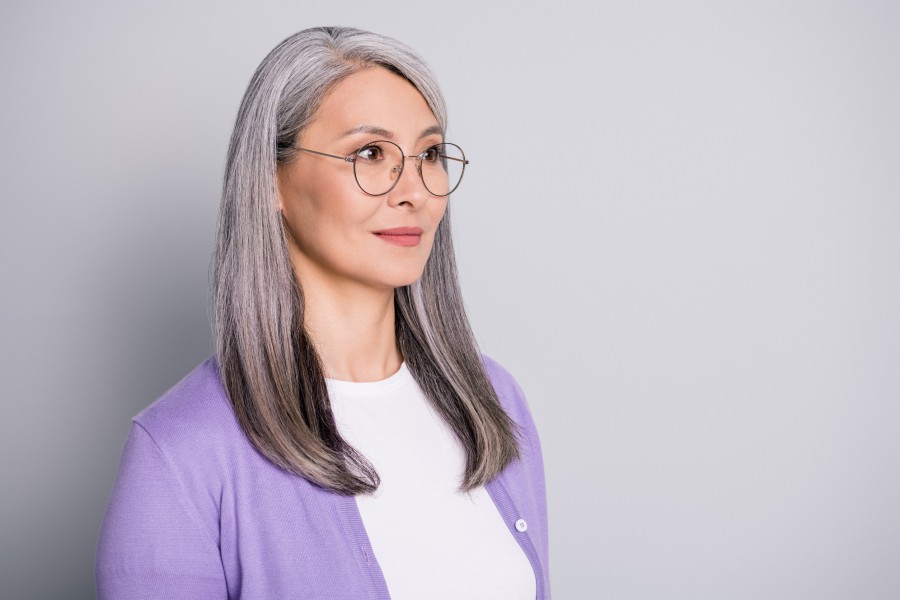 Comment sublimer les cheveux poivre et sel ?