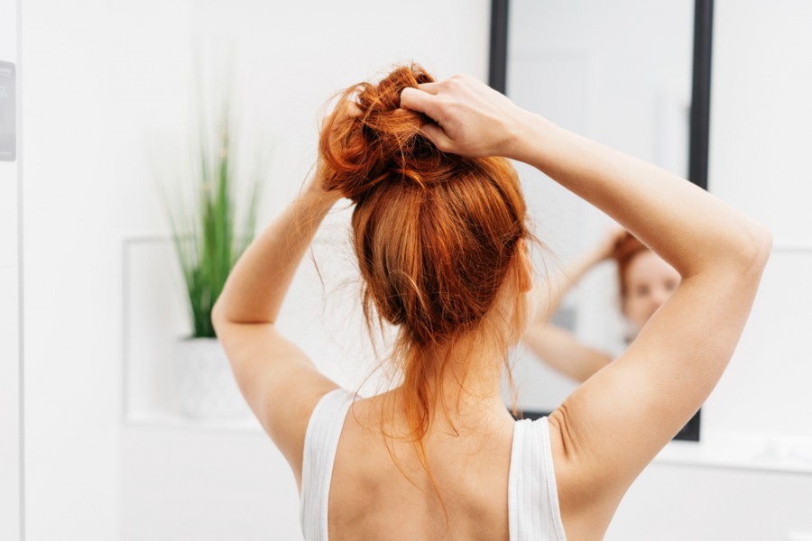 Qu'est-ce qu'une attache en coiffure ?