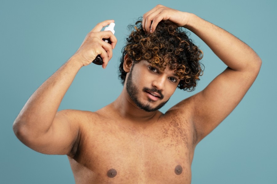 Guide de soins complet pour cheveux bouclés, frisés & crépus !